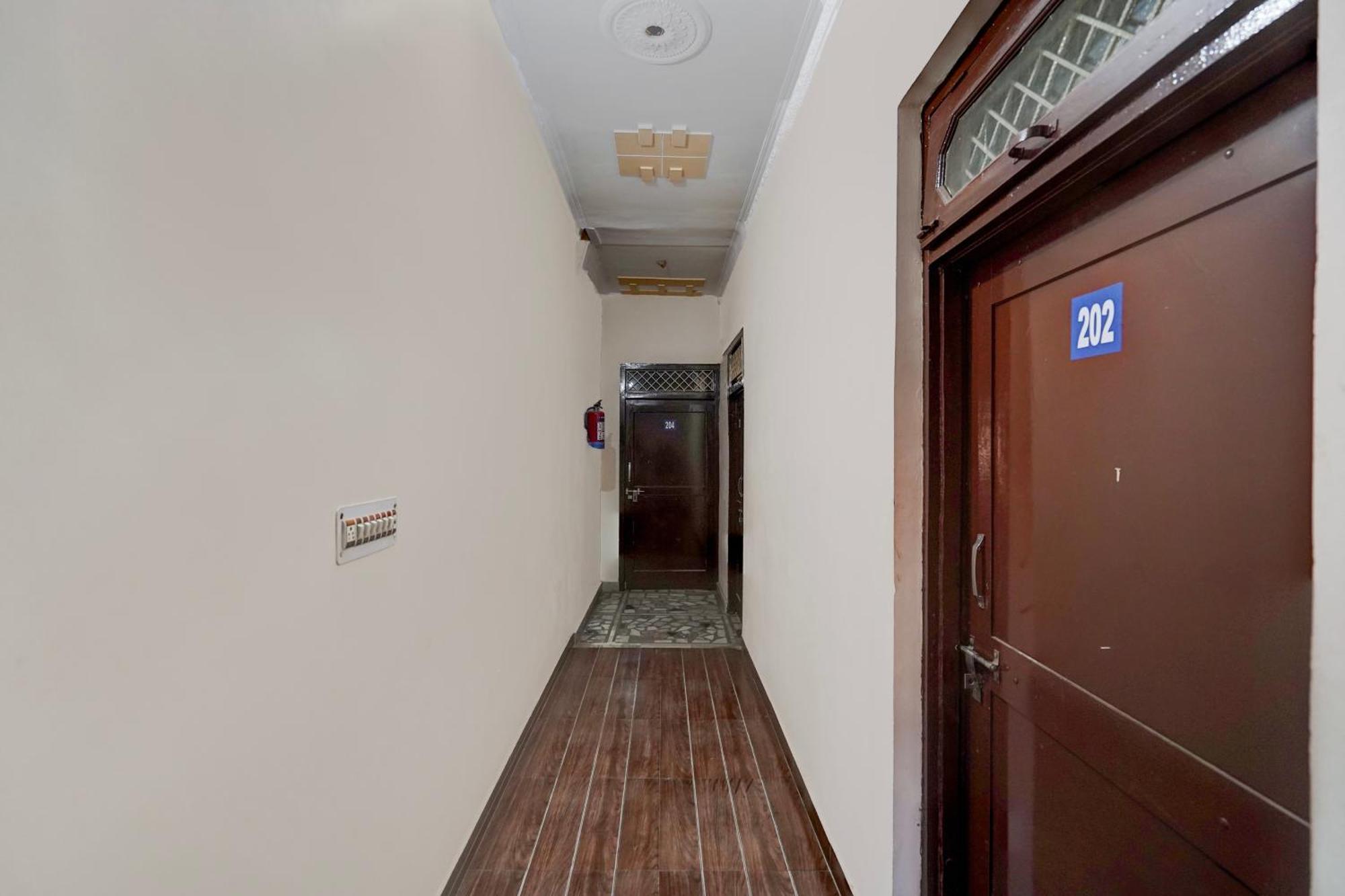 Oyo Hotel Maharaja Palace Meerut Bagian luar foto